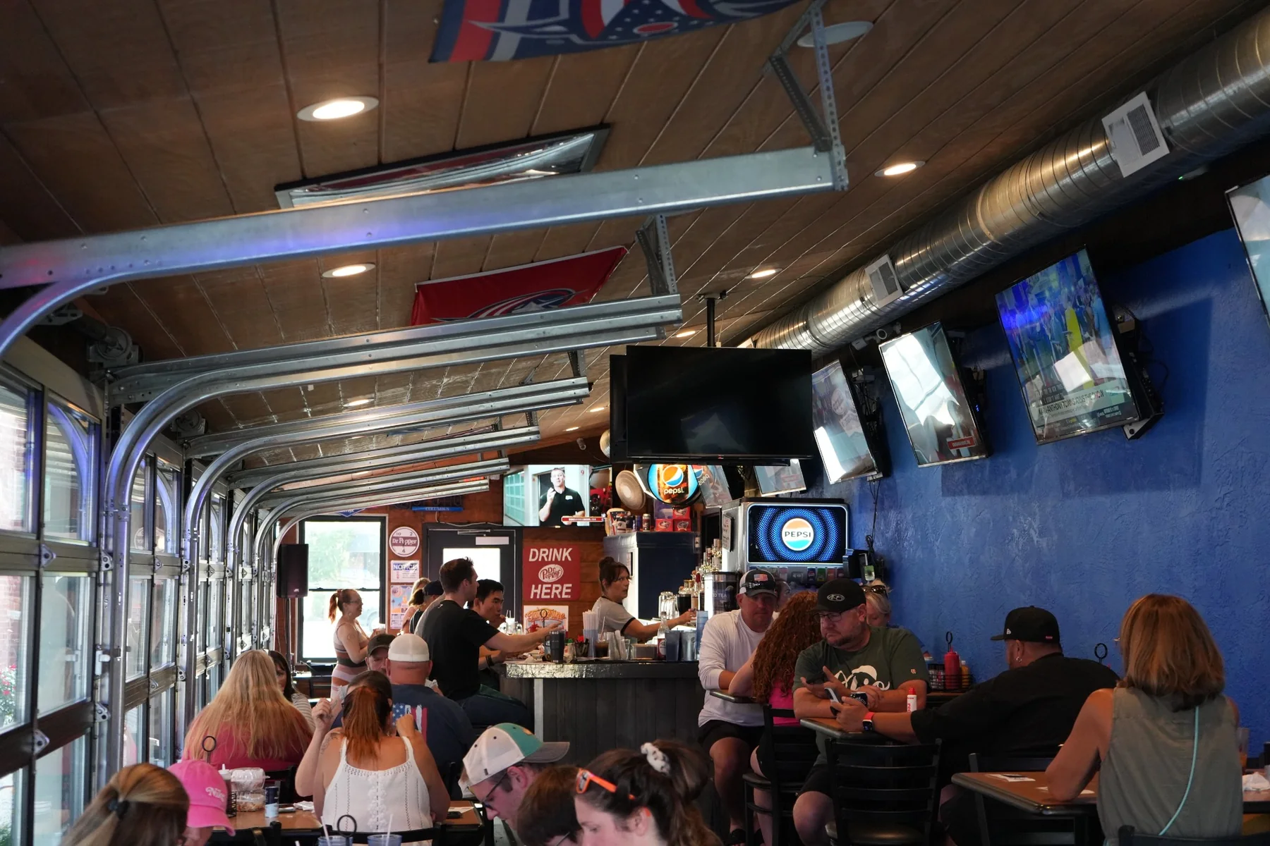 Blu-Willy's enclosed patio